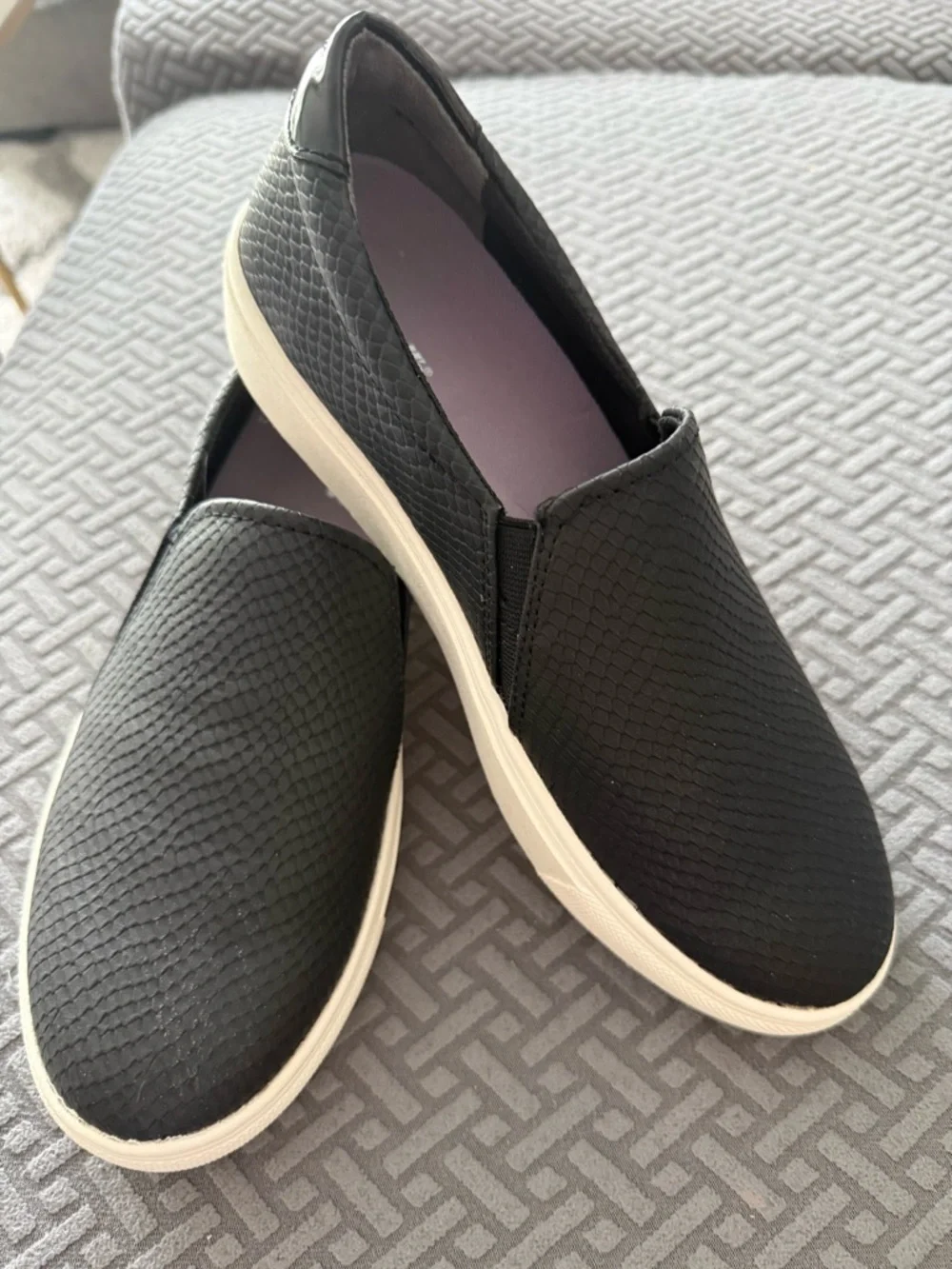 New!! Dr. Scholl's Black Slip-On Casual Sneakers size 7 - Picture 2 of 7